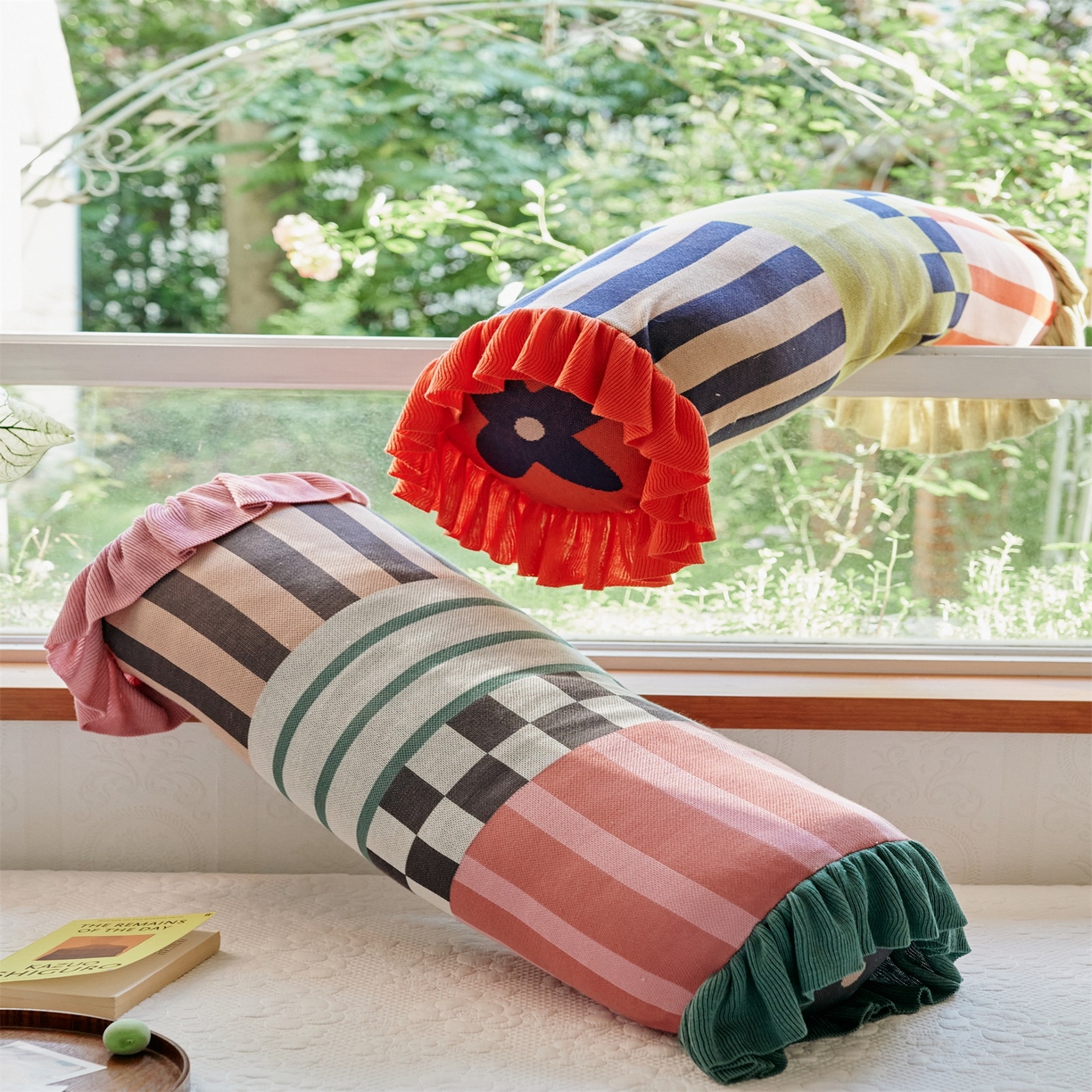 91家纺网 家纺一手货源 找家纺 （总）暖绵绵家纺 2025新款莱赛尔撞色格纹抱枕-洛希亚（含芯）最低零售价：128元