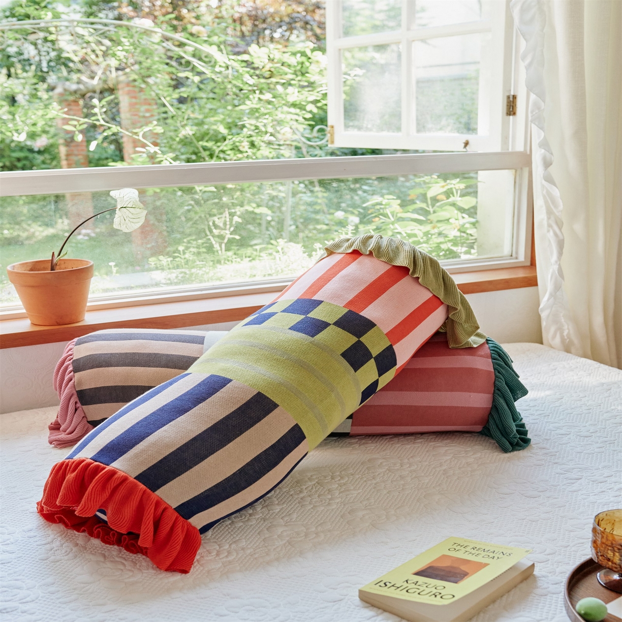 91家纺网 家纺一手货源 找家纺 （总）暖绵绵家纺 2025新款莱赛尔撞色格纹抱枕-洛希亚（含芯）最低零售价：128元