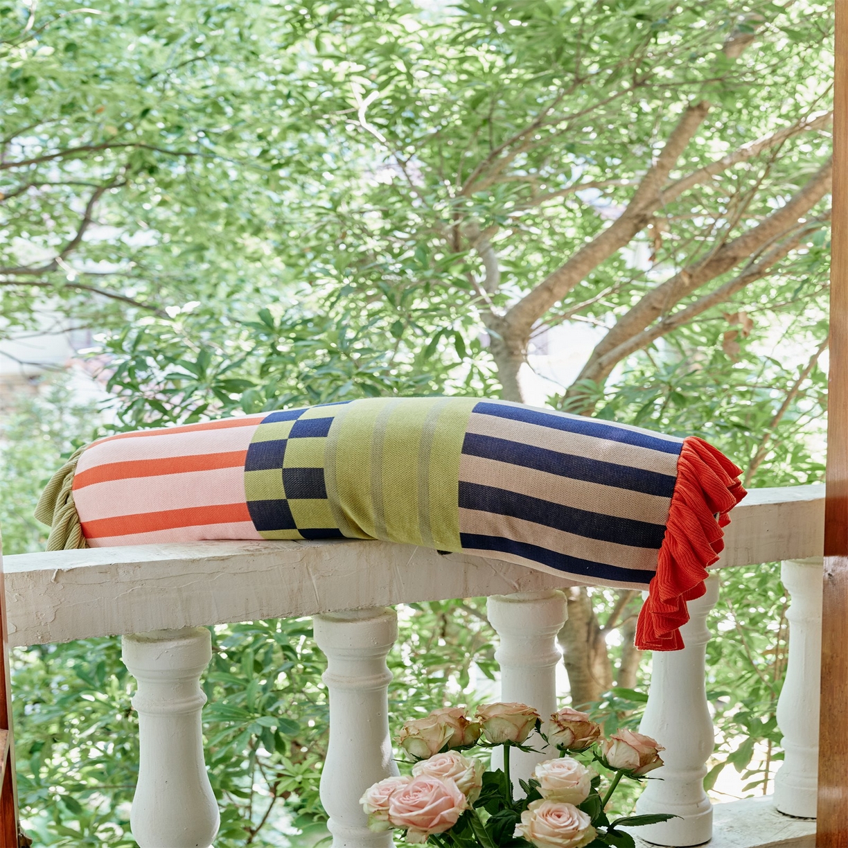 91家纺网 家纺一手货源 找家纺 暖绵绵家纺 2025新款莱赛尔撞色格纹抱枕-洛希亚（含芯） 洛希亚-黄色