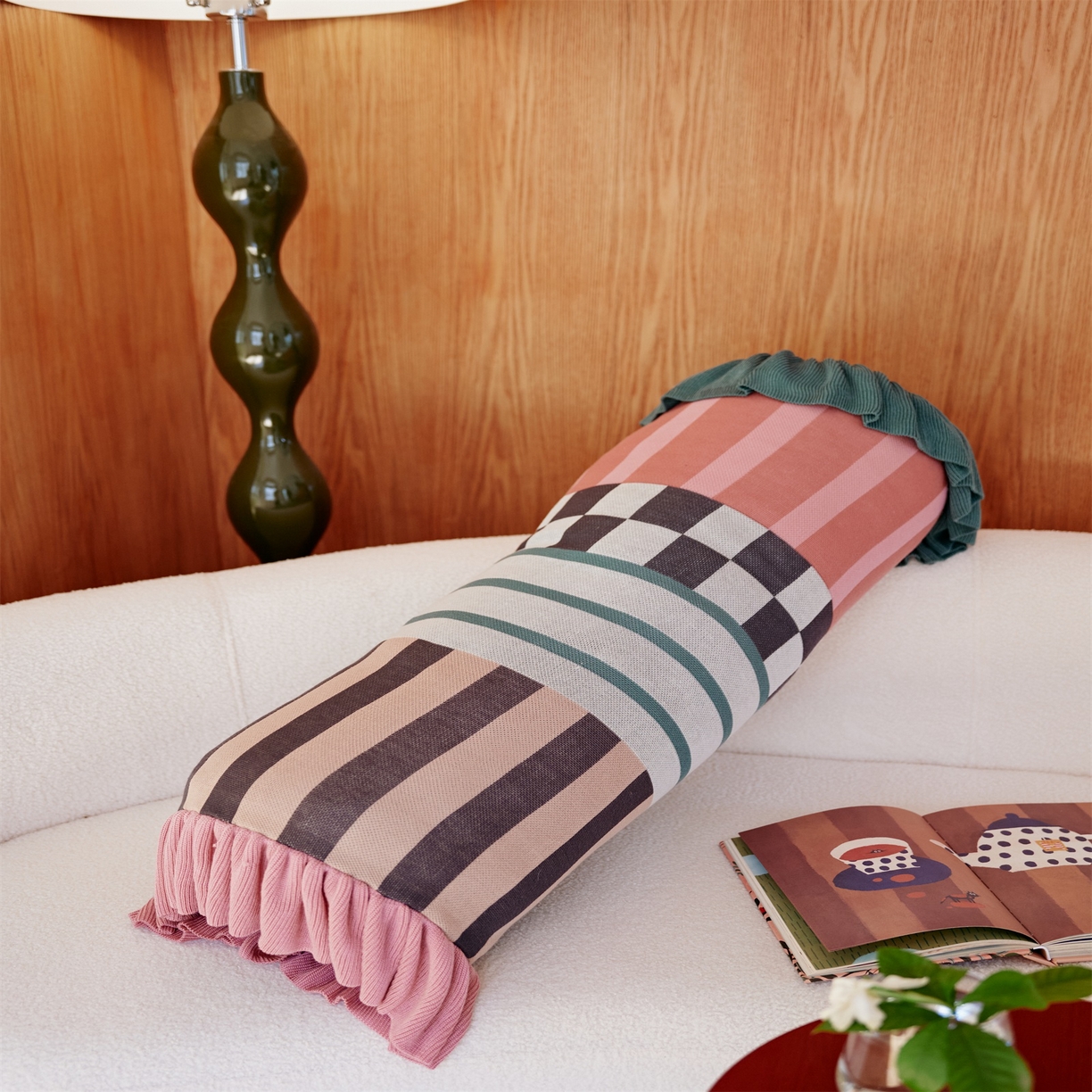 91家纺网 家纺一手货源 找家纺 暖绵绵家纺 2025新款莱赛尔撞色格纹抱枕-洛希亚（含芯） 洛希亚-米色