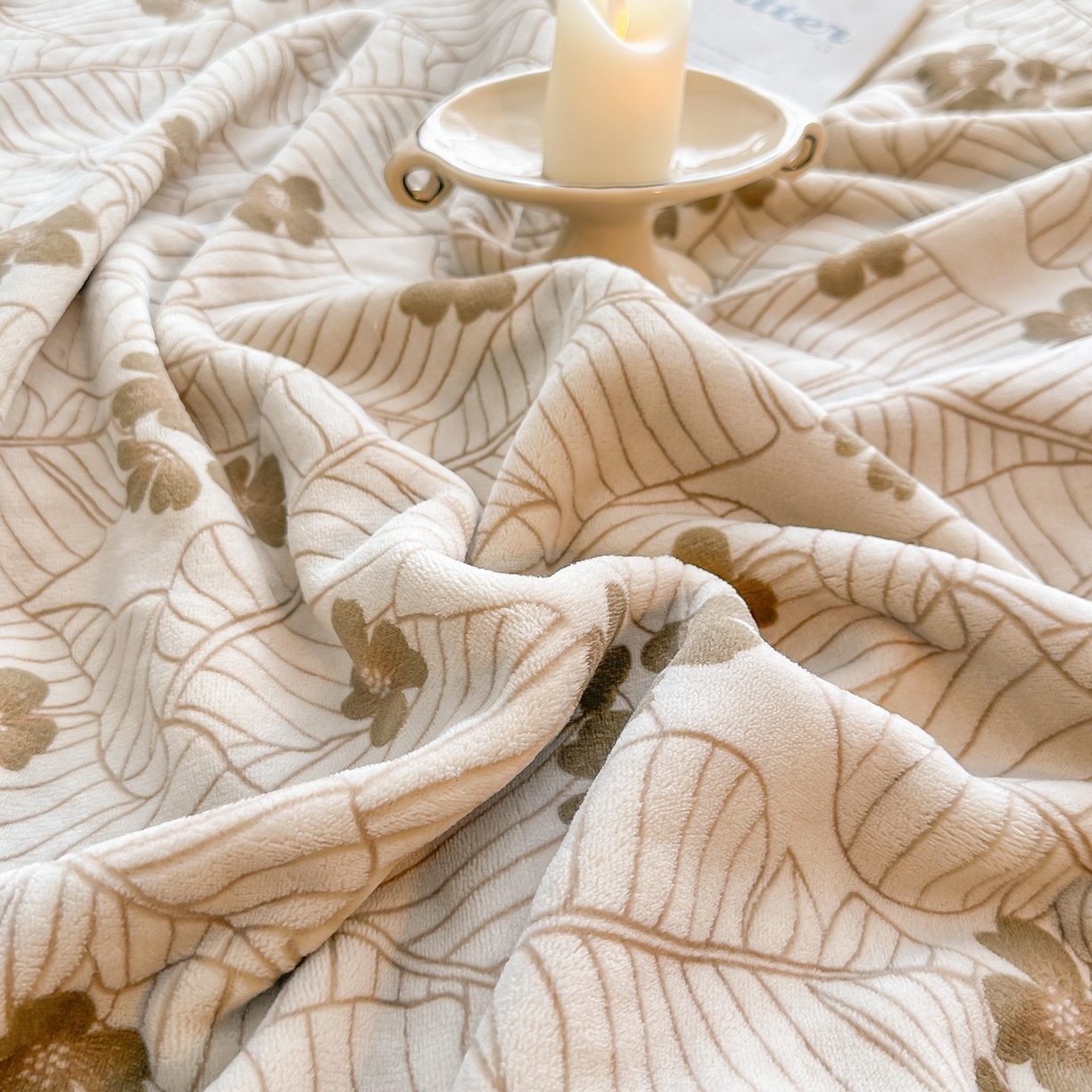 91家纺网 家纺一手货源 找家纺 芙绣家纺 2025新款高克重双层牛奶绒毛毯加厚冬季毛毯四季毯办公室午休毯牛奶绒床单 清新叶语-咖