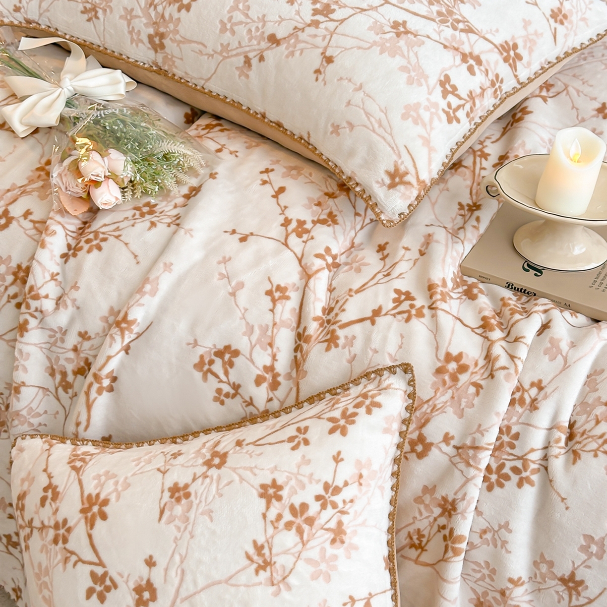 91家纺网 家纺一手货源 找家纺 芙绣家纺 2025新款高克重双层牛奶绒毛毯加厚冬季毛毯四季毯办公室午休毯牛奶绒床单 山茶花语-咖