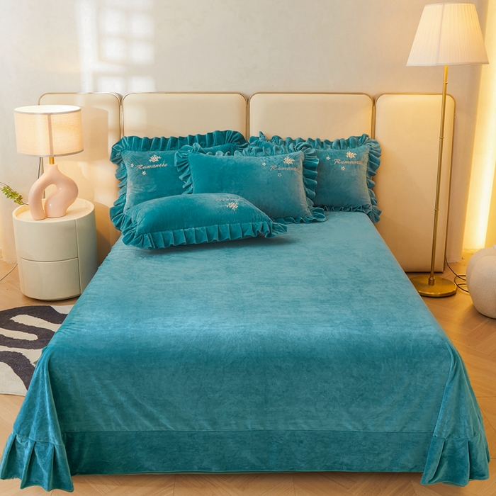 91家纺网 家纺一手货源 找家纺 怡源梦 2025新款亲肤舒适A类婴儿绒刺绣四件套 花香云锦-湖蓝色