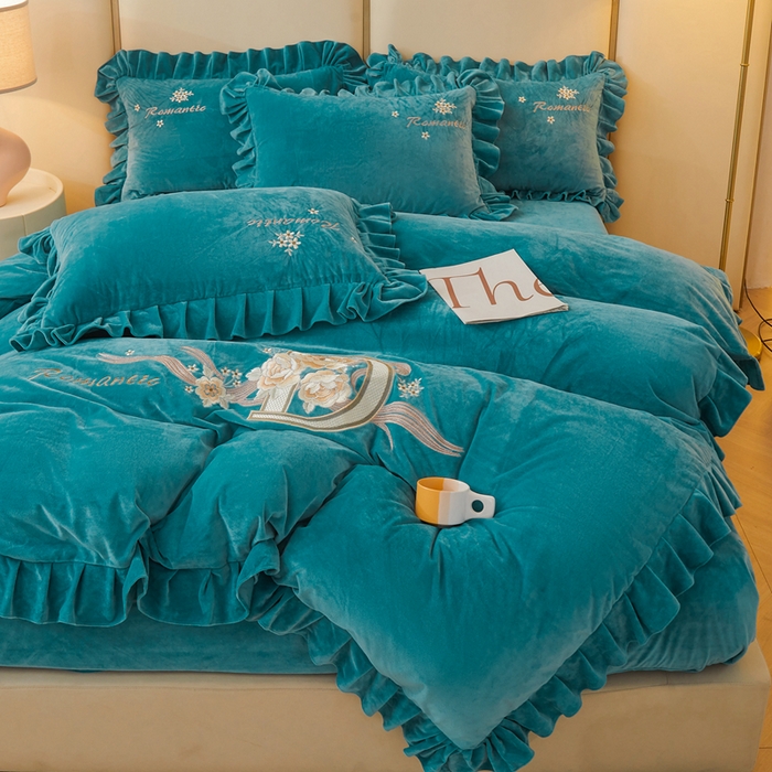 91家纺网 家纺一手货源 找家纺 怡源梦 2025新款亲肤舒适A类婴儿绒刺绣四件套 花香云锦-湖蓝色