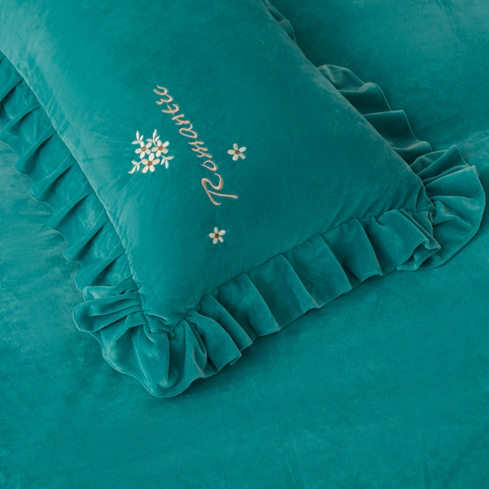 91家纺网 家纺一手货源 找家纺 怡源梦 2025新款亲肤舒适A类婴儿绒刺绣四件套 花香云锦-湖蓝色