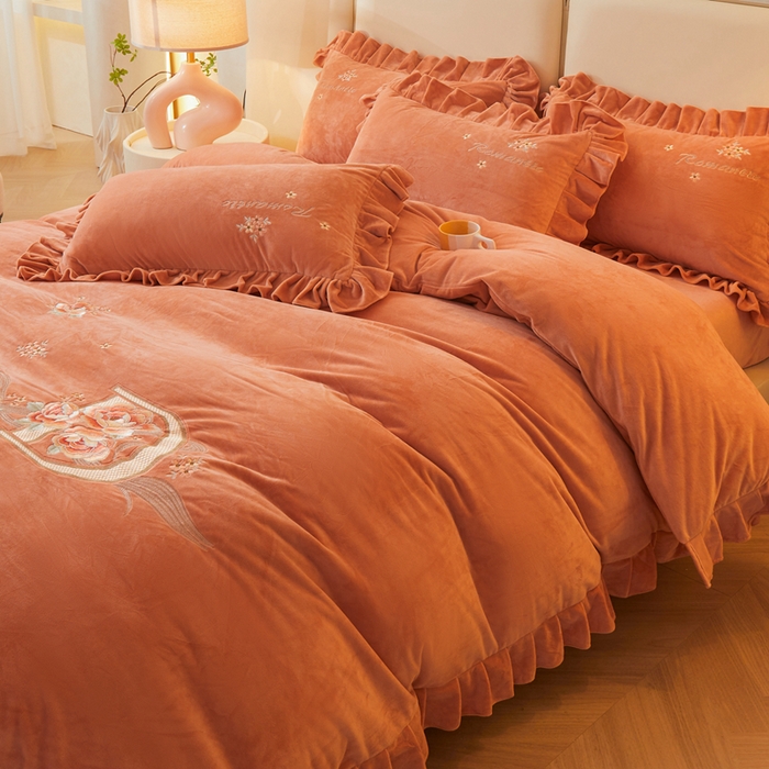 91家纺网 家纺一手货源 找家纺 怡源梦 2025新款亲肤舒适A类婴儿绒刺绣四件套 花香云锦-靓丽橙