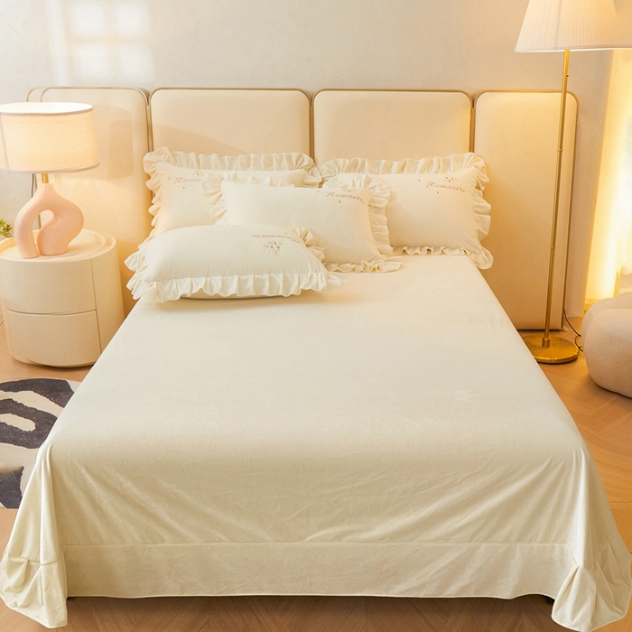 91家纺网 家纺一手货源 找家纺 怡源梦 2025新款亲肤舒适A类婴儿绒刺绣四件套 花香云锦-米白色