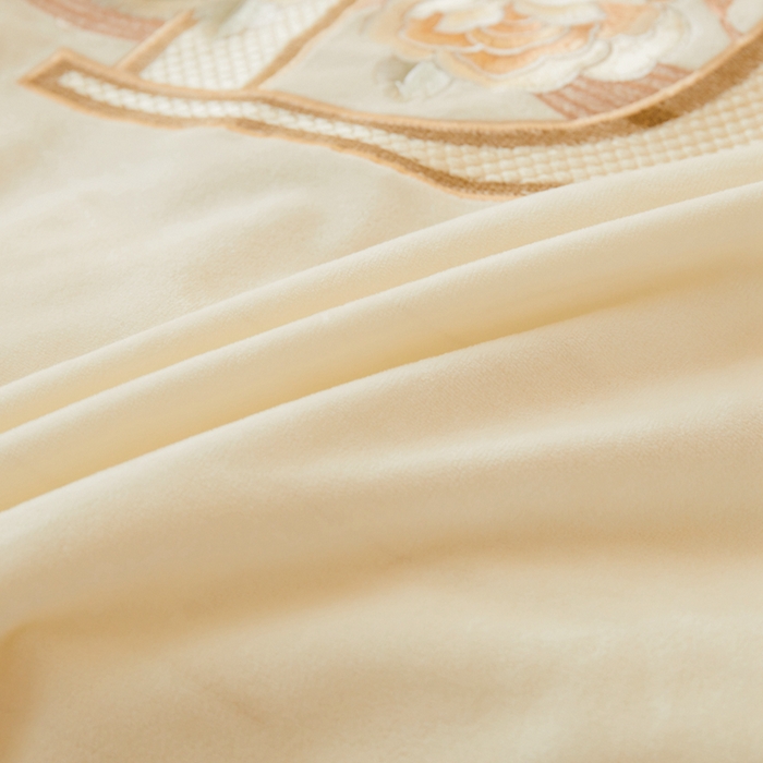 91家纺网 家纺一手货源 找家纺 怡源梦 2025新款亲肤舒适A类婴儿绒刺绣四件套 花香云锦-米白色