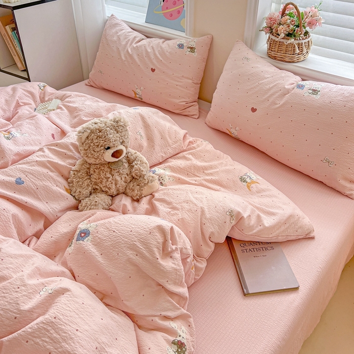 91家纺网 家纺一手货源 找家纺 仟网汇 2025新款云感皱皱纱简单款四件套 波点小兔粉