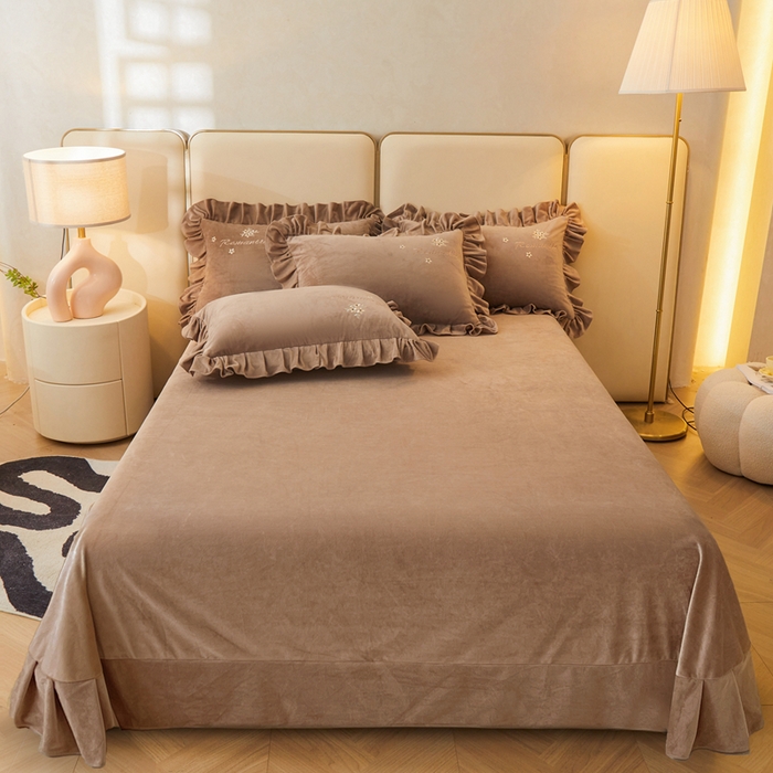 91家纺网 家纺一手货源 找家纺 怡源梦 2025新款亲肤舒适A类婴儿绒刺绣四件套 花香云锦-时尚咖