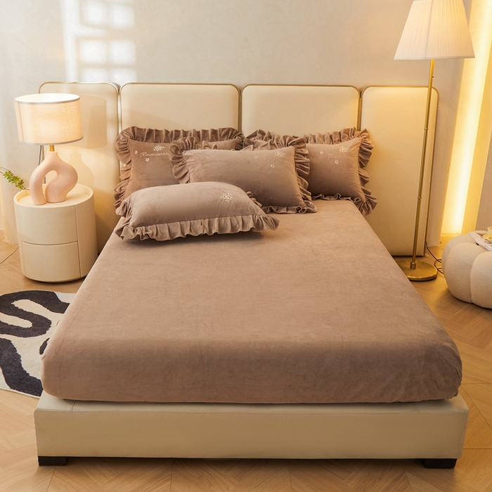 91家纺网 家纺一手货源 找家纺 怡源梦 2025新款亲肤舒适A类婴儿绒刺绣四件套 花香云锦-时尚咖