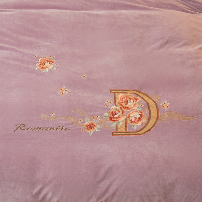 91家纺网 家纺一手货源 找家纺 怡源梦 2025新款亲肤舒适A类婴儿绒刺绣四件套 花香云锦-香芋紫