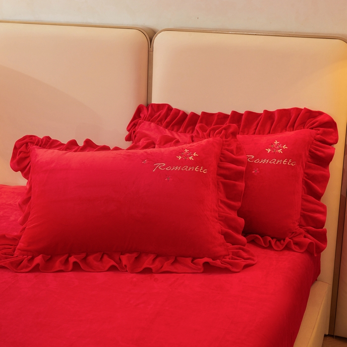 91家纺网 家纺一手货源 找家纺 怡源梦 2025新款亲肤舒适A类婴儿绒刺绣四件套 花香云锦-中国红