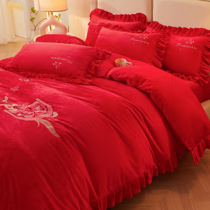 91家纺网 家纺一手货源 找家纺 怡源梦 2025新款亲肤舒适A类婴儿绒刺绣四件套 花香云锦-中国红