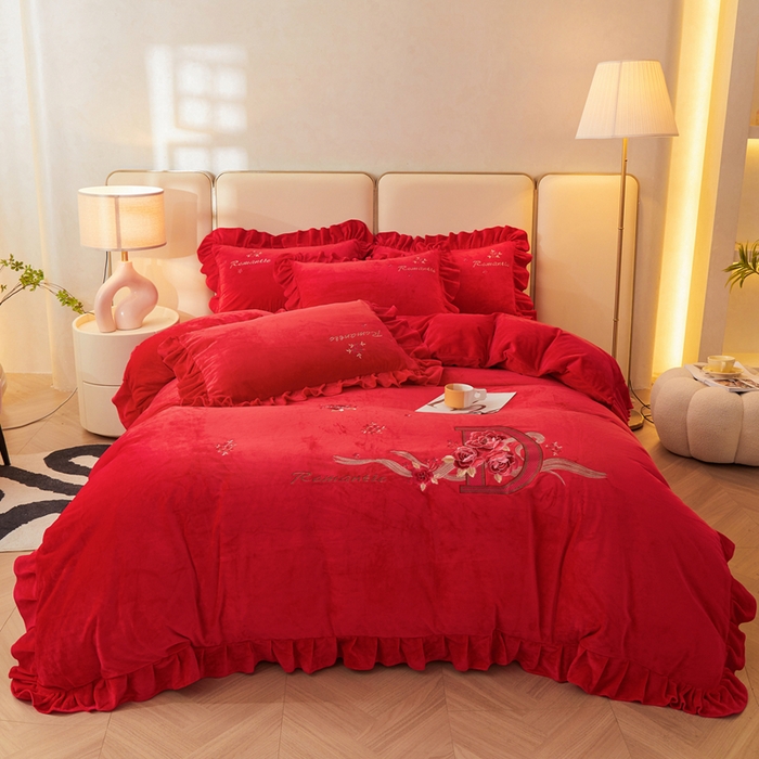 91家纺网 家纺一手货源 找家纺 怡源梦 2025新款亲肤舒适A类婴儿绒刺绣四件套 花香云锦-中国红