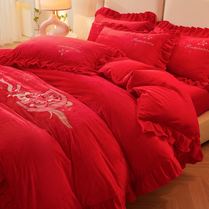 91家纺网 家纺一手货源 找家纺 怡源梦 2025新款亲肤舒适A类婴儿绒刺绣四件套 花香云锦-中国红