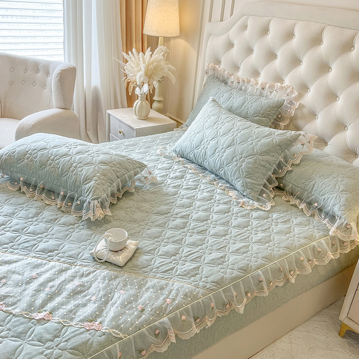 91家纺网 家纺一手货源 找家纺 麒豆豆 2025新款色织蕾丝边床裙款床笠-花亦然 花亦然-石青