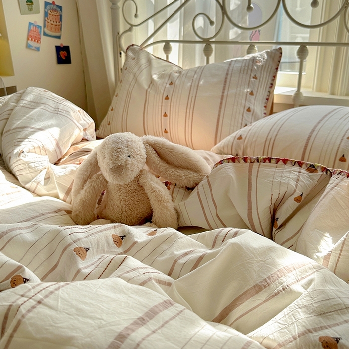 91家纺网 家纺一手货源 找家纺 田野 2025新款全棉水洗棉提花四件套 帽子狗