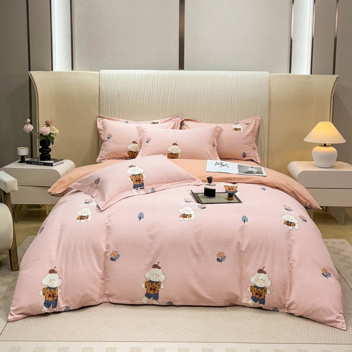 91家纺网 家纺一手货源 找家纺 凌鼎 2026新款100%全棉磨毛四件套数码印花加厚纯棉磨毛四件套 贴布小熊粉