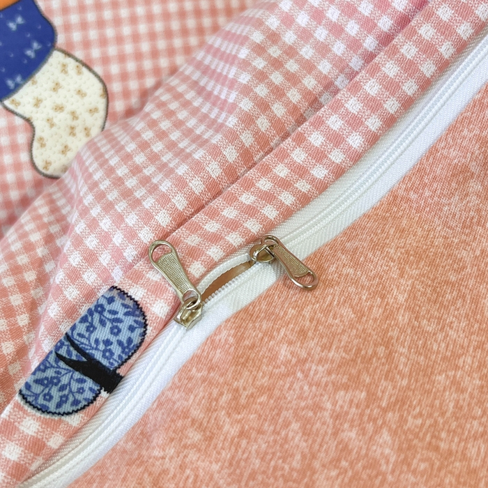 91家纺网 家纺一手货源 找家纺 凌鼎 2026新款100%全棉磨毛四件套数码印花加厚纯棉磨毛四件套 贴布小熊粉