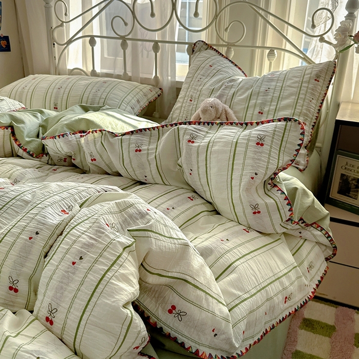 91家纺网 家纺一手货源 找家纺 田野 2025新款全棉水洗棉提花四件套 樱桃-绿