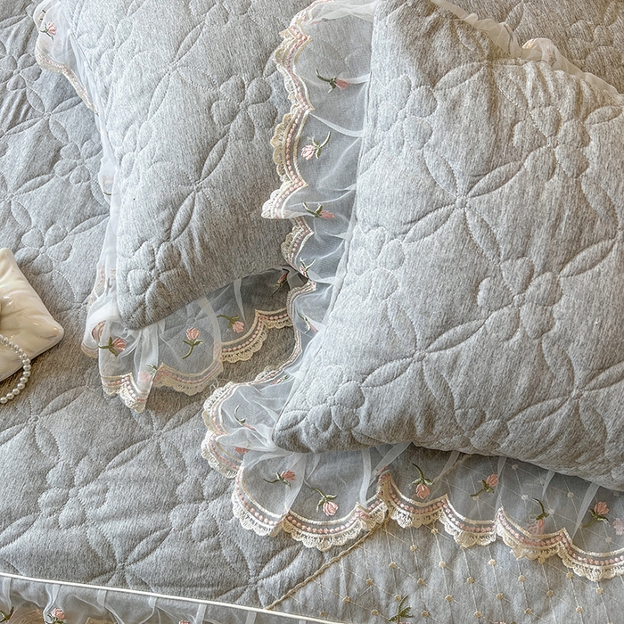 91家纺网 家纺一手货源 找家纺 麒豆豆 2025新款色织蕾丝边床裙款床笠-花亦然 花亦然-烟熏灰