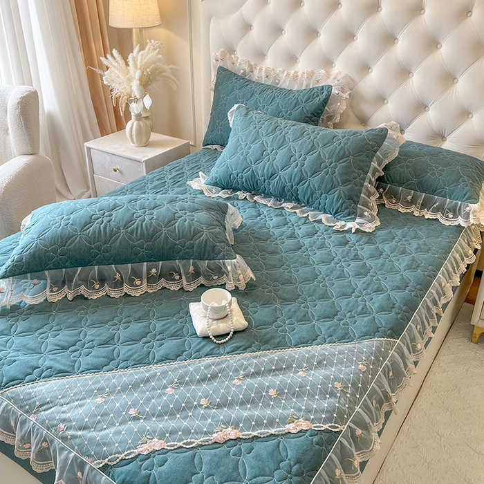 91家纺网 家纺一手货源 找家纺 麒豆豆 2025新款色织蕾丝边床裙款床笠-花亦然 花亦然-黛绿色