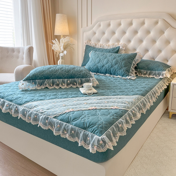 91家纺网 家纺一手货源 找家纺 麒豆豆 2025新款色织蕾丝边床裙款床笠-花亦然 花亦然-黛绿色