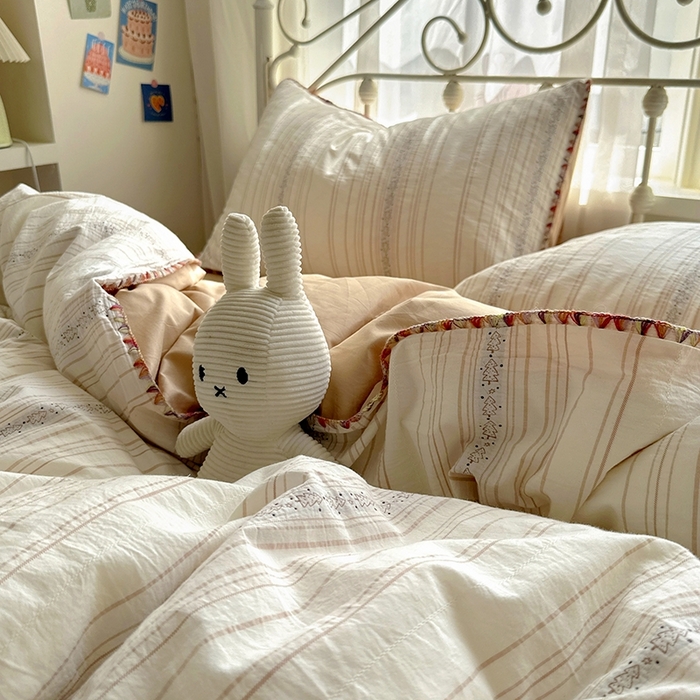 91家纺网 家纺一手货源 找家纺 田野 2025新款全棉水洗棉提花四件套 小树林-咖