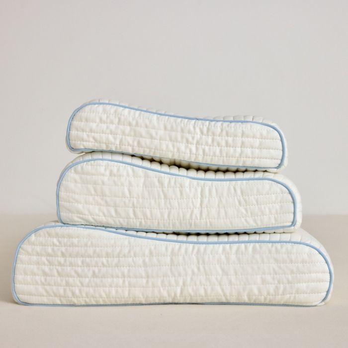 91家纺网 家纺一手货源 找家纺 （总）昕科 2025新款全棉水洗棉亲子乳胶枕-小白布丁狗