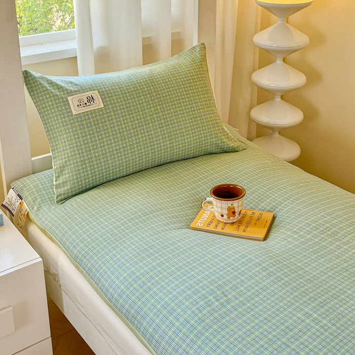 91家纺网 家纺一手货源 找家纺 缦卡琳家纺 2025新款水洗棉床褥子 巴宝莉绿