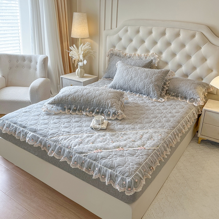 91家纺网 家纺一手货源 找家纺 麒豆豆 2025新款色织蕾丝边床裙款床笠-花亦然 花亦然-烟熏灰