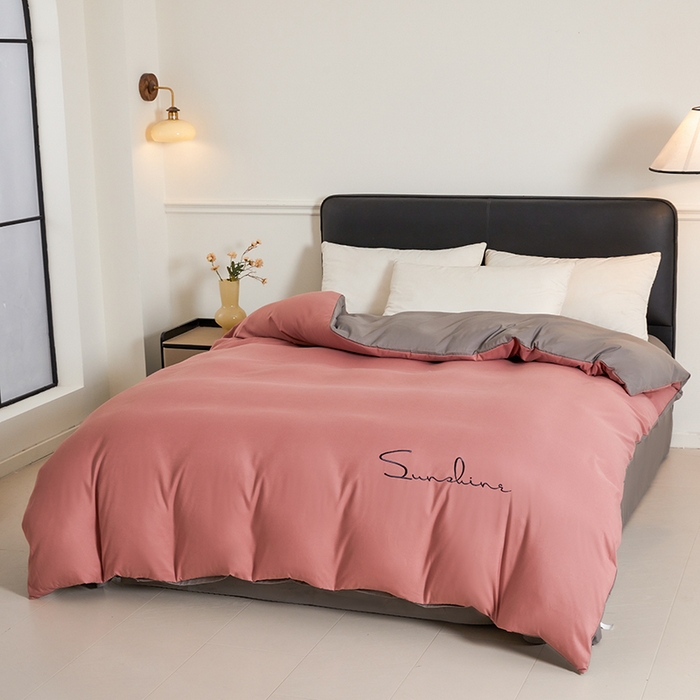 91家纺网 家纺一手货源 找家纺 七仙女家纺 2025新款水洗磨毛刺绣轻奢简约系列单被套单品被套被套单件 豆沙+浅灰