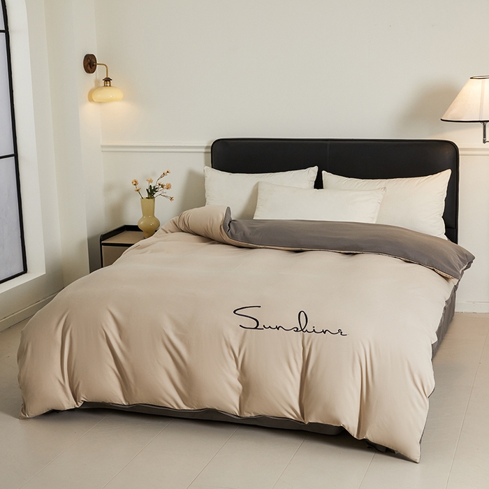 91家纺网 家纺一手货源 找家纺 七仙女家纺 2025新款水洗磨毛刺绣轻奢简约系列单被套单品被套被套单件 奶茶+浅灰