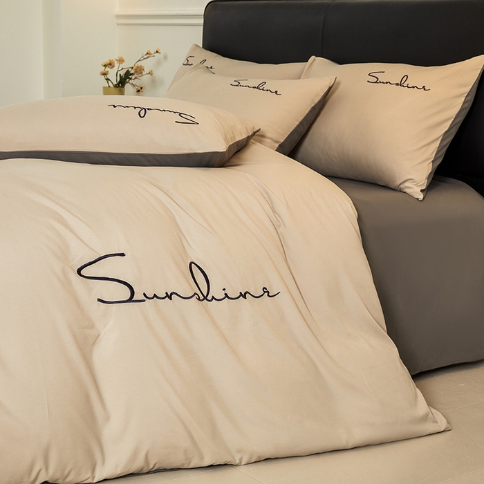 91家纺网 家纺一手货源 找家纺 七仙女家纺 2025新款水洗磨毛刺绣轻奢简约系列单被套单品被套被套单件 奶茶+浅灰