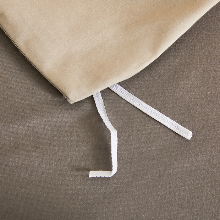 91家纺网 家纺一手货源 找家纺 七仙女家纺 2025新款水洗磨毛刺绣轻奢简约系列单被套单品被套被套单件 奶茶+浅灰