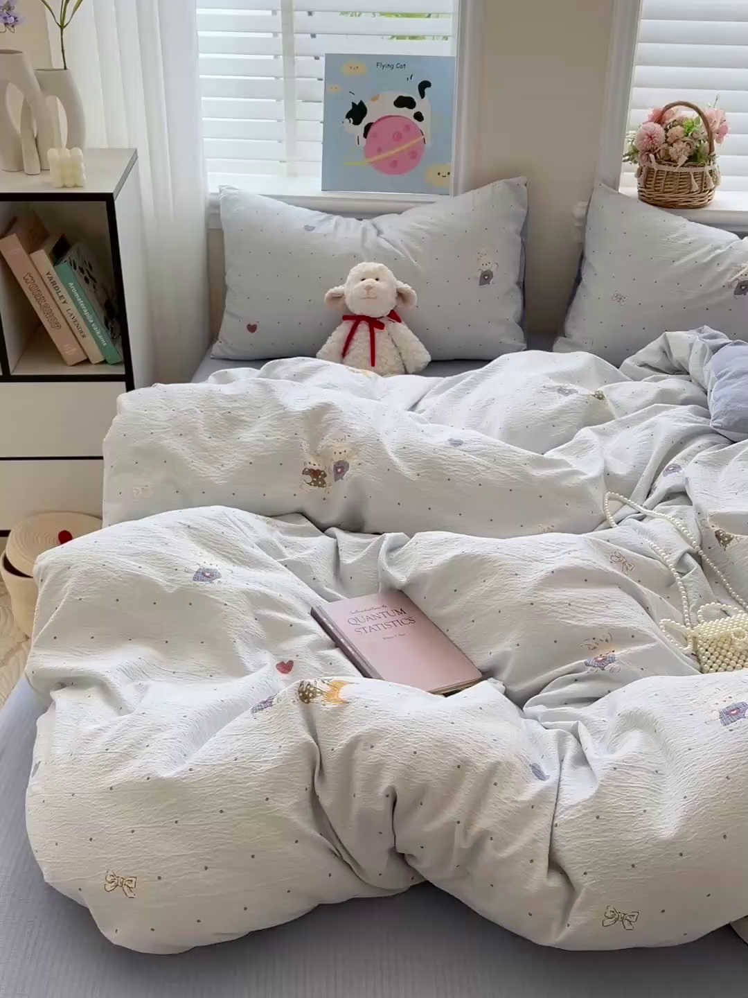 91家纺网 家纺一手货源 找家纺 仟网汇 2025新款云感皱皱纱简单款四件套 波点小兔蓝