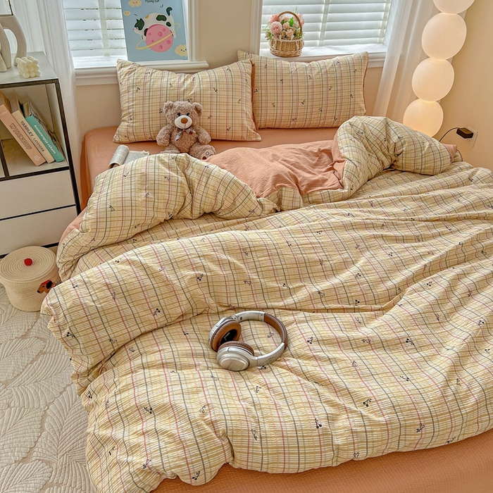 91家纺网 家纺一手货源 找家纺 仟网汇 2025新款云感皱皱纱简单款四件套 格子樱桃