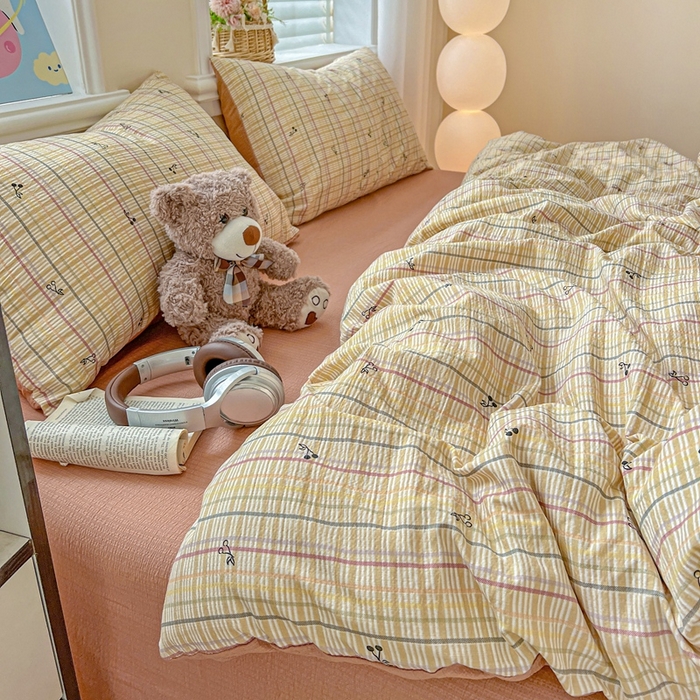 91家纺网 家纺一手货源 找家纺 仟网汇 2025新款云感皱皱纱简单款四件套 格子樱桃