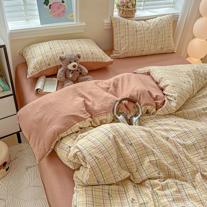 91家纺网 家纺一手货源 找家纺 仟网汇 2025新款云感皱皱纱简单款四件套 格子樱桃