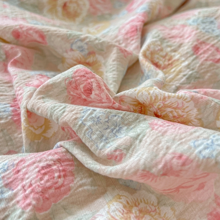 91家纺网 家纺一手货源 找家纺 仟网汇 2025新款云感皱皱纱简单款四件套 锦簇玫瑰