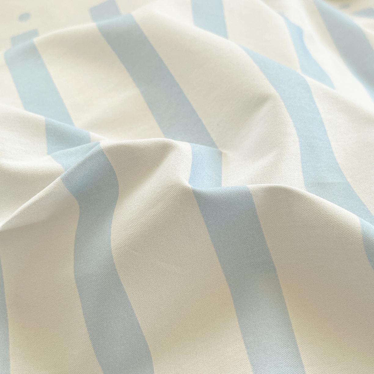 91家纺网 家纺一手货源 找家纺 丽涵家纺 2025新款全棉纯棉数码印大版定位毛巾绣四件套 小狗冰淇淋