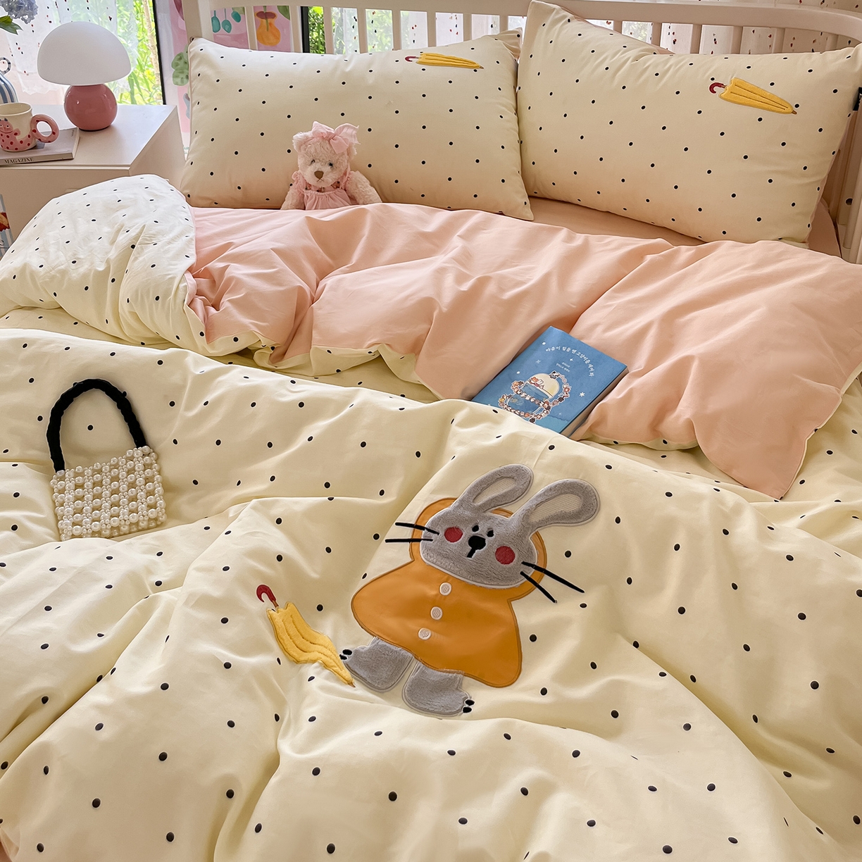 91家纺网 家纺一手货源 找家纺 乐美家纺 2025新款亲肤舒适全棉纯棉贴布绣卡通系列四件套 雨伞奶兔