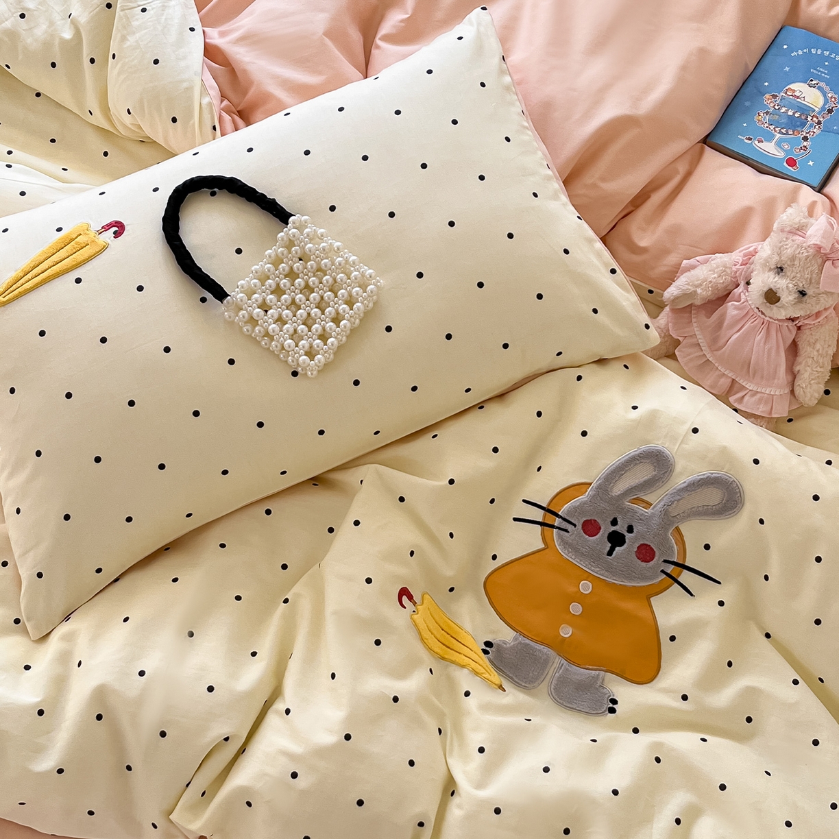 91家纺网 家纺一手货源 找家纺 乐美家纺 2025新款亲肤舒适全棉纯棉贴布绣卡通系列四件套 雨伞奶兔