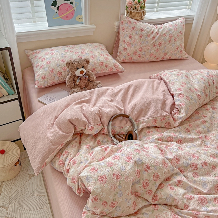 91家纺网 家纺一手货源 找家纺 仟网汇 2025新款云感皱皱纱简单款四件套 十里桃花粉