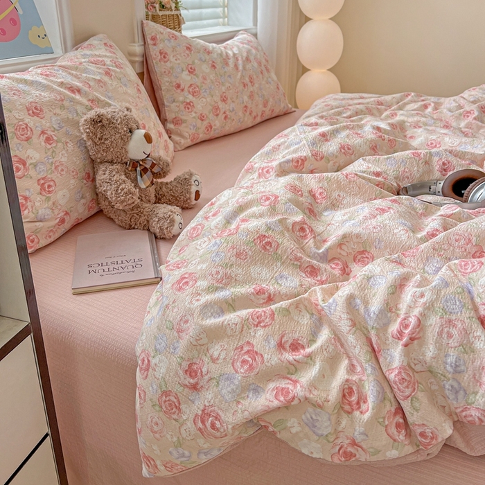 91家纺网 家纺一手货源 找家纺 仟网汇 2025新款云感皱皱纱简单款四件套 十里桃花粉