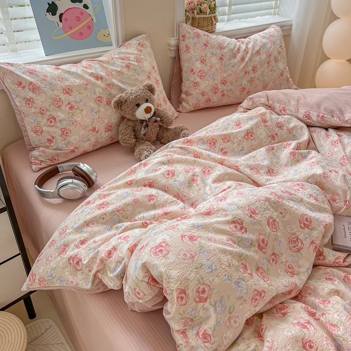 91家纺网 家纺一手货源 找家纺 仟网汇 2025新款云感皱皱纱简单款四件套 十里桃花粉