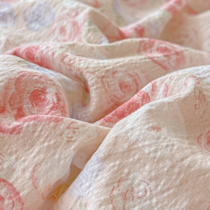 91家纺网 家纺一手货源 找家纺 仟网汇 2025新款云感皱皱纱简单款四件套 十里桃花粉