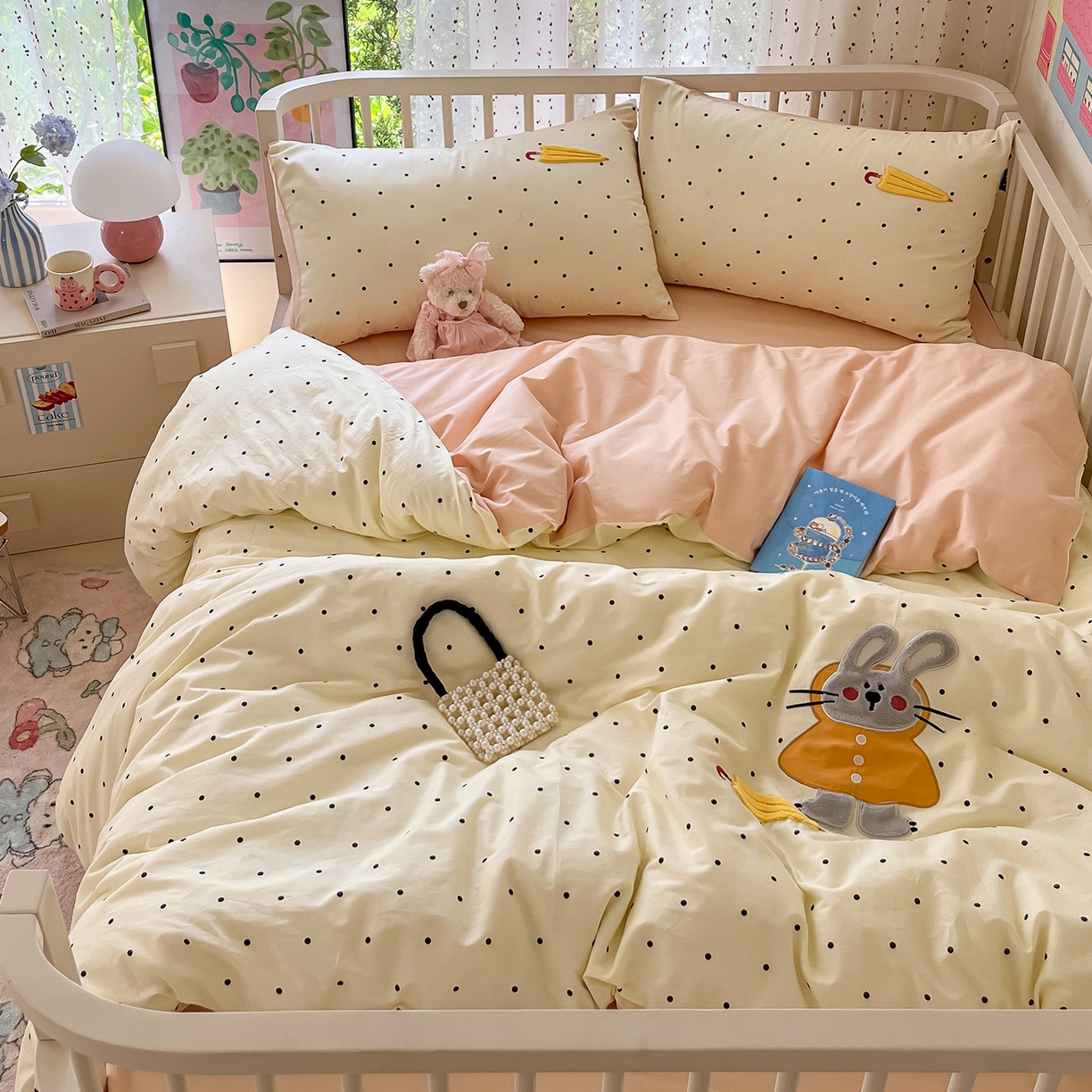91家纺网 家纺一手货源 找家纺 乐美家纺 2025新款亲肤舒适全棉纯棉贴布绣卡通系列四件套 雨伞奶兔