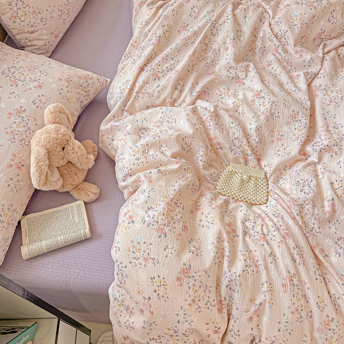 91家纺网 家纺一手货源 找家纺 仟网汇 2025新款云感皱皱纱简单款四件套 若欢紫